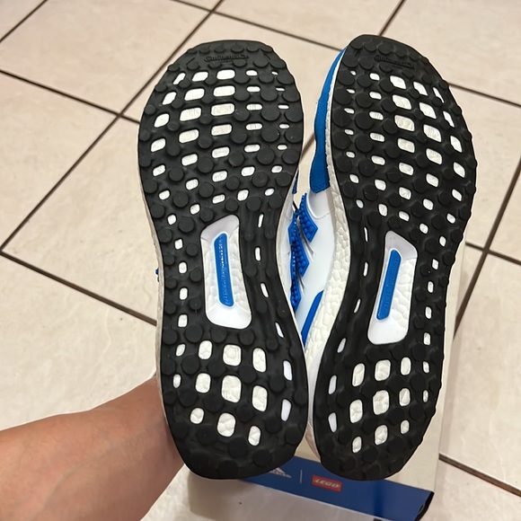 Barely used Adidas DNA x LEGO size 9 in Blue - Picture 5 of 8
